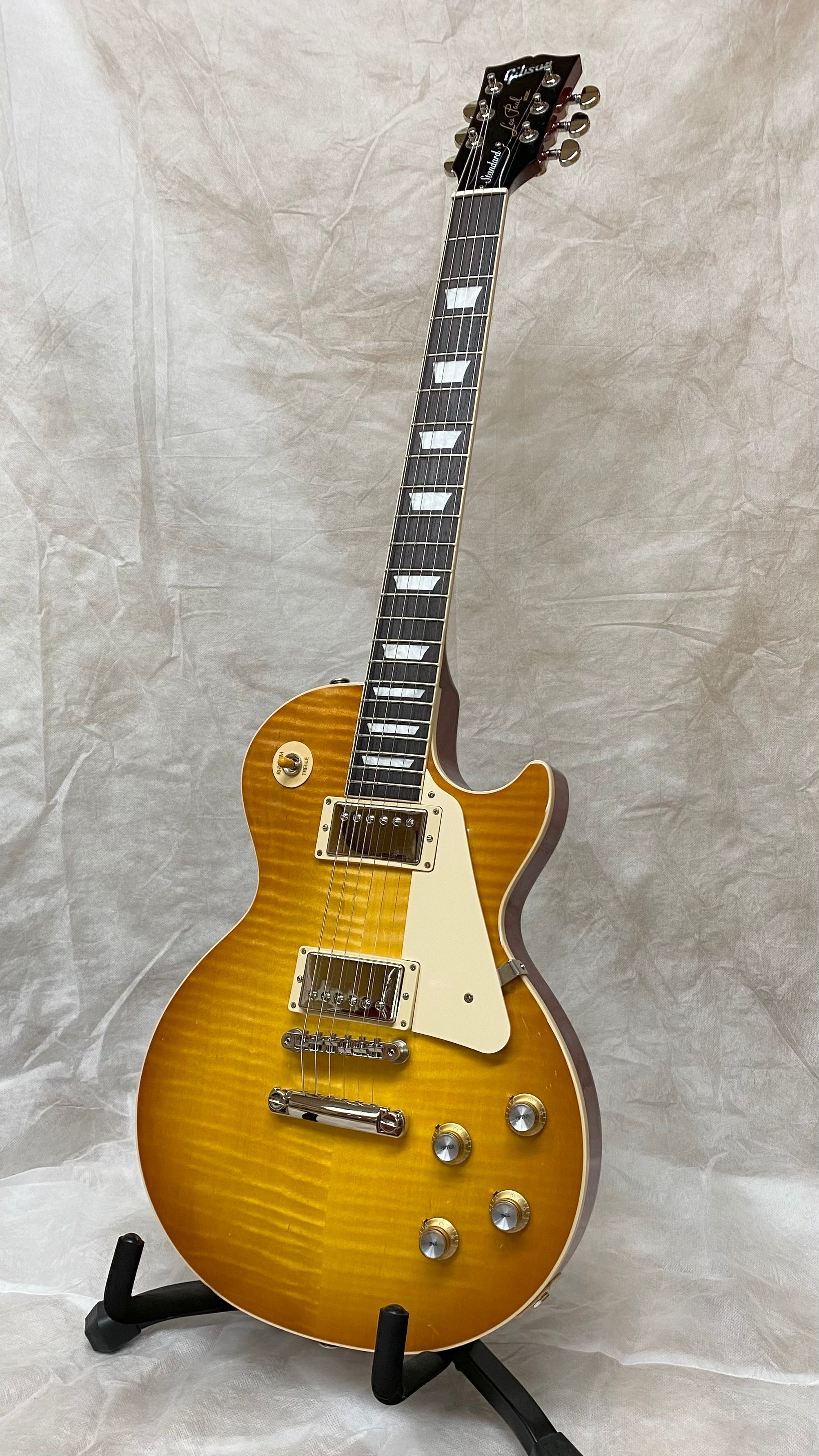 2A3C33EB-D36C-405B-8444-